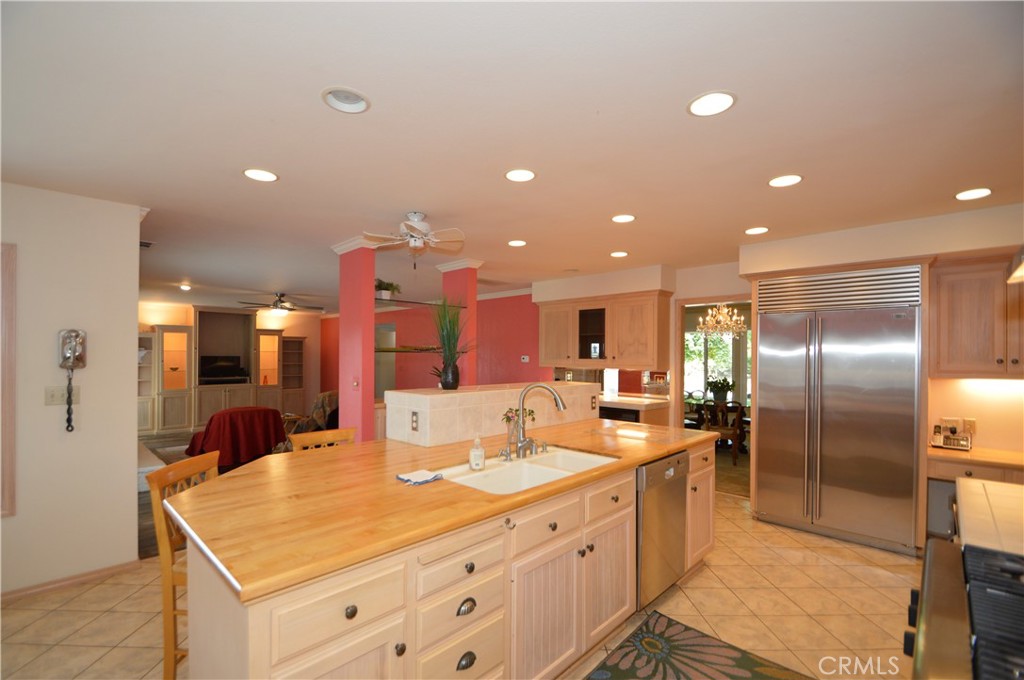 41493 Road 96, Dinuba, CA 93618