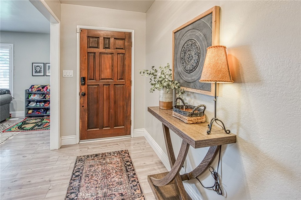 2569 E Los Altos Avenue, Fresno, CA 93710