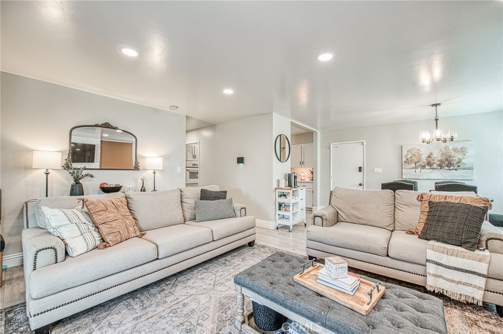 2569 E Los Altos Avenue, Fresno, CA 93710