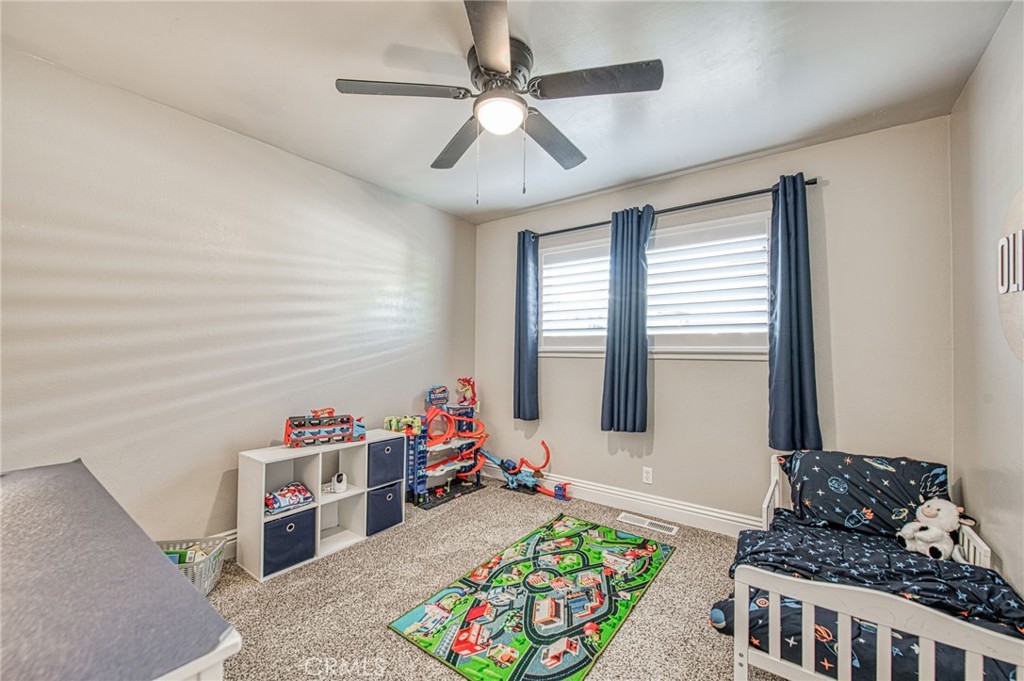 2569 E Los Altos Avenue, Fresno, CA 93710