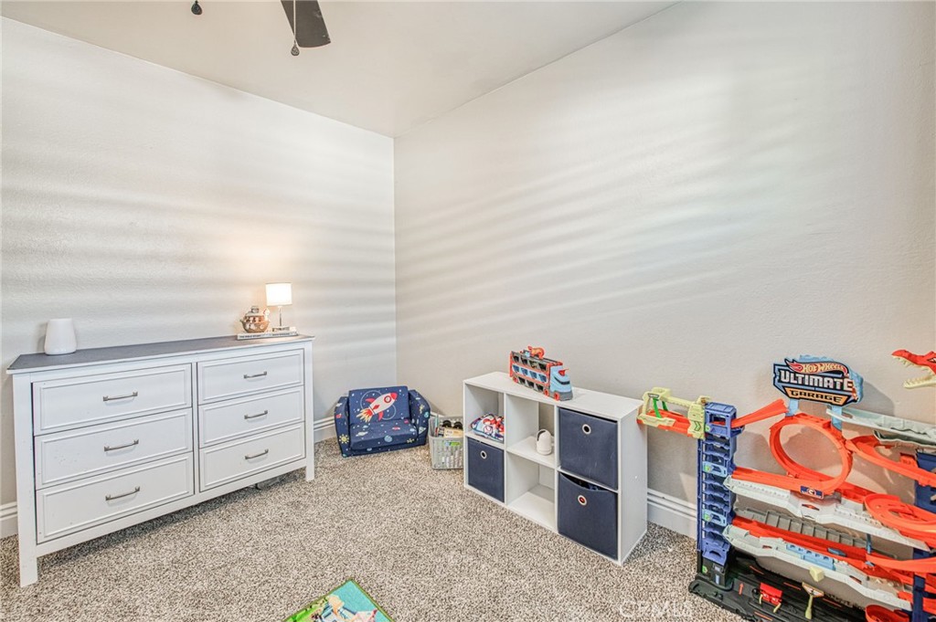 2569 E Los Altos Avenue, Fresno, CA 93710