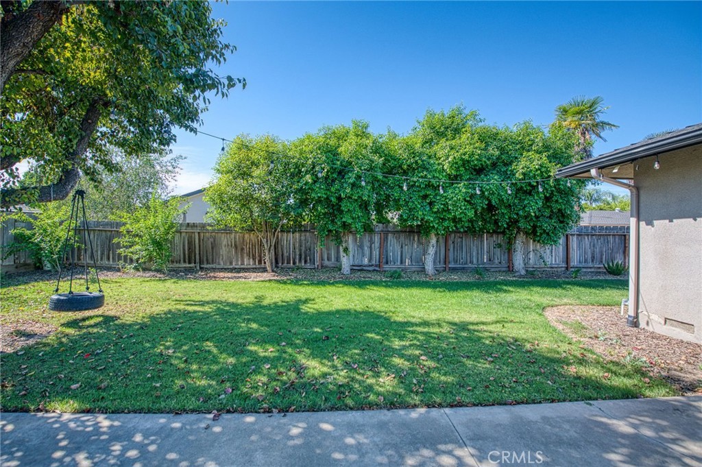 2569 E Los Altos Avenue, Fresno, CA 93710