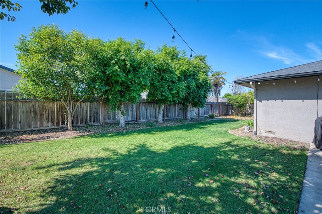 2569 E Los Altos Avenue, Fresno, CA 93710