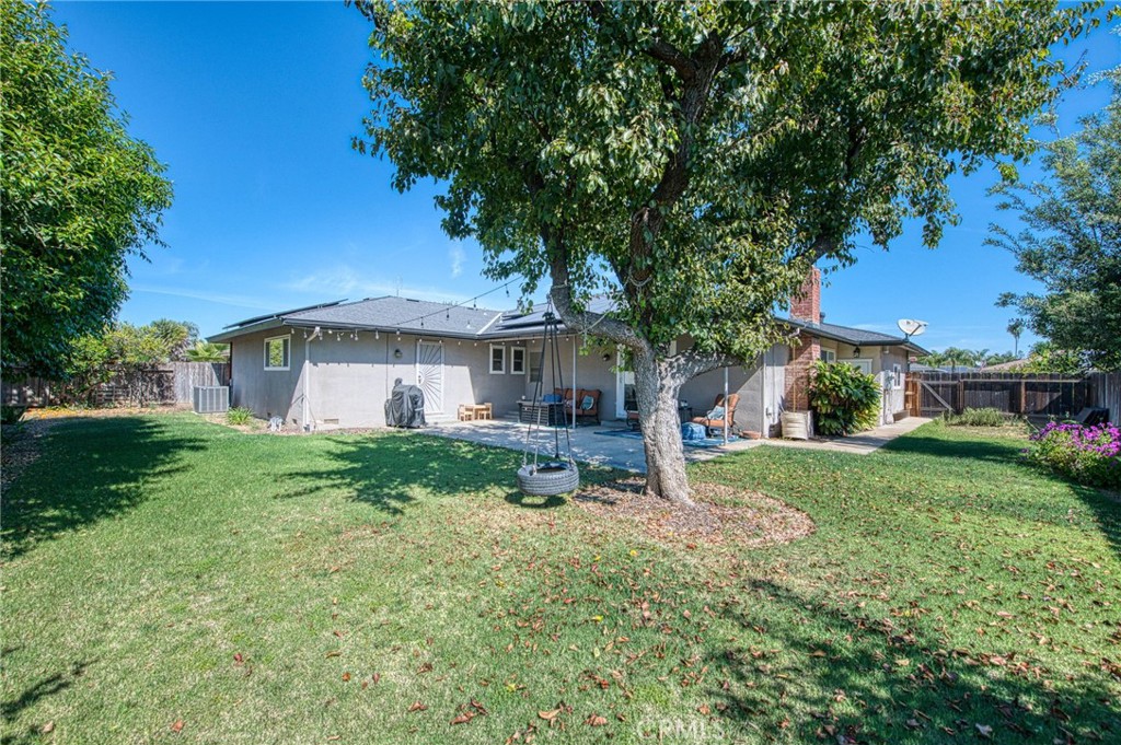 2569 E Los Altos Avenue, Fresno, CA 93710