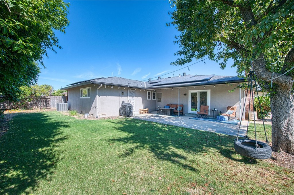 2569 E Los Altos Avenue, Fresno, CA 93710