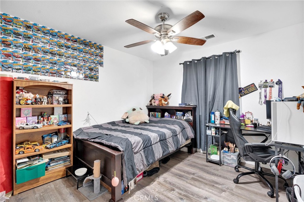 980 Redwood, Parlier, CA 93648