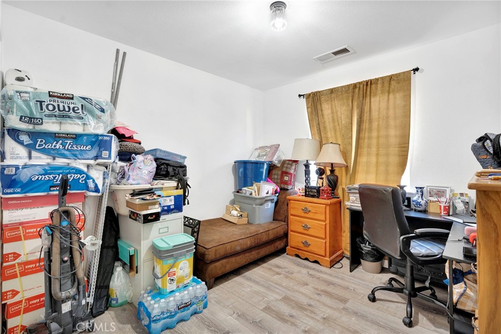 980 Redwood, Parlier, CA 93648