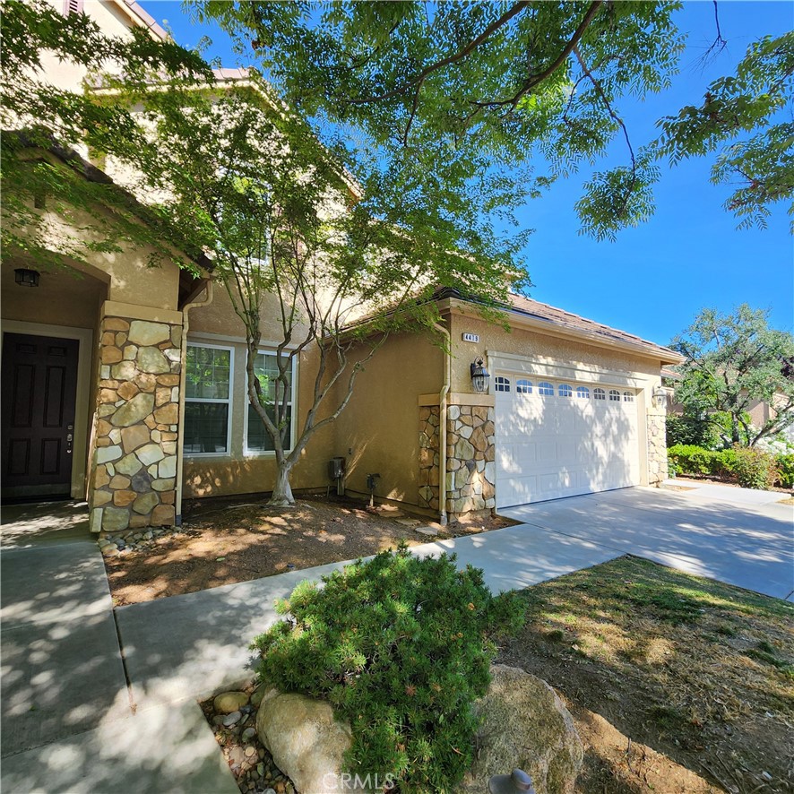 4479 N Emerald Peak Dr, Clovis, CA 93619