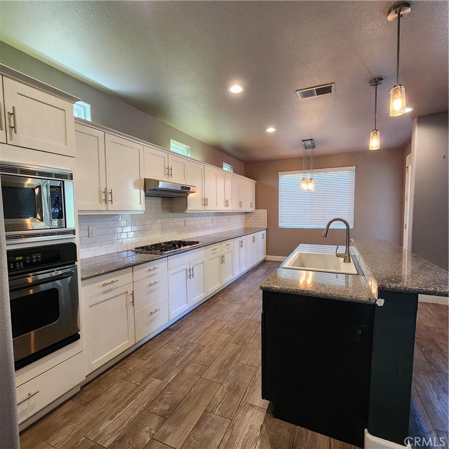 4479 N Emerald Peak Dr, Clovis, CA 93619