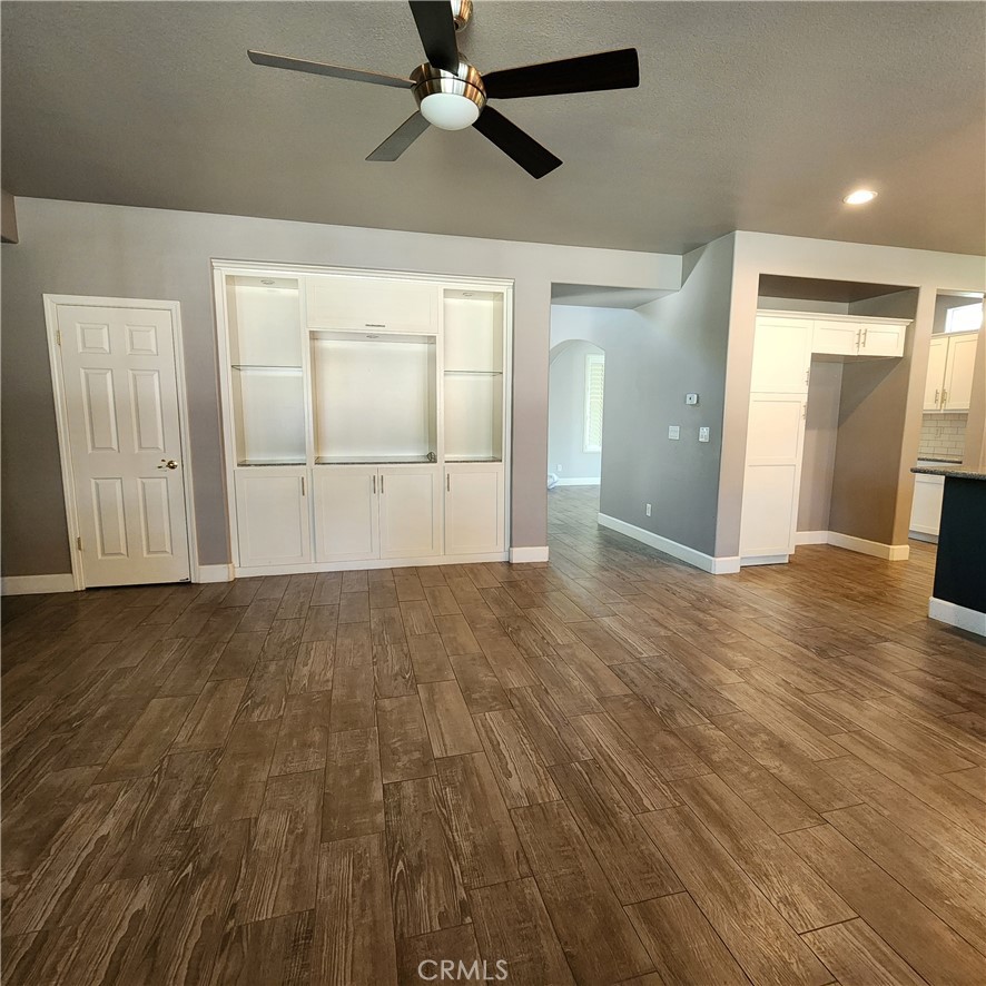 4479 N Emerald Peak Dr, Clovis, CA 93619