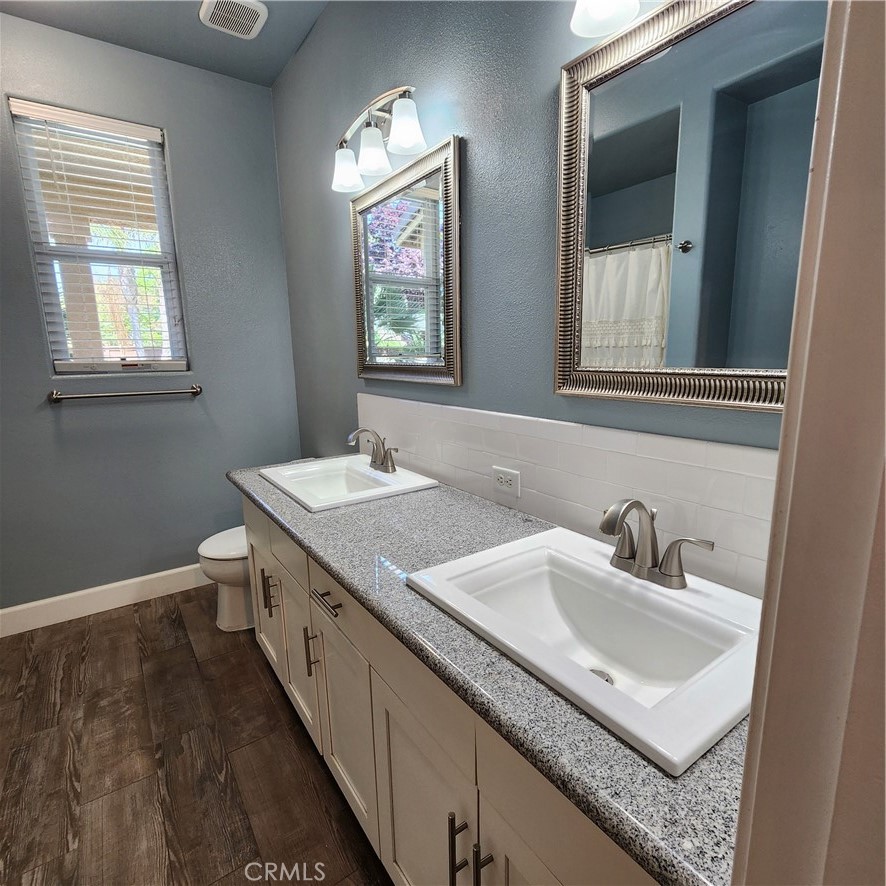 4479 N Emerald Peak Dr, Clovis, CA 93619