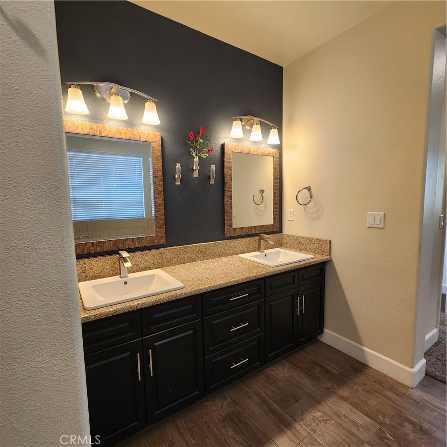 4479 N Emerald Peak Dr, Clovis, CA 93619