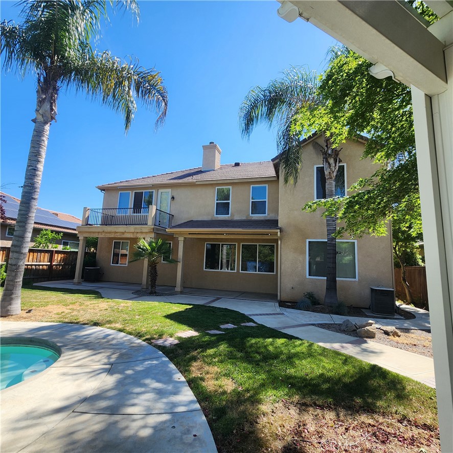 4479 N Emerald Peak Dr, Clovis, CA 93619