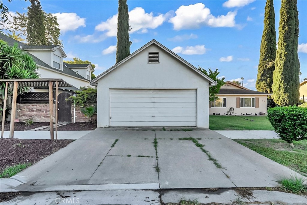 155 N 7th Ave, Chowchilla, CA 93610