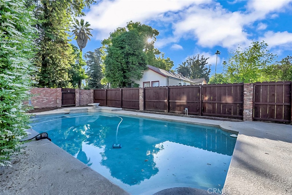 155 N 7th Ave, Chowchilla, CA 93610