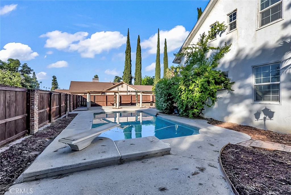 155 N 7th Ave, Chowchilla, CA 93610