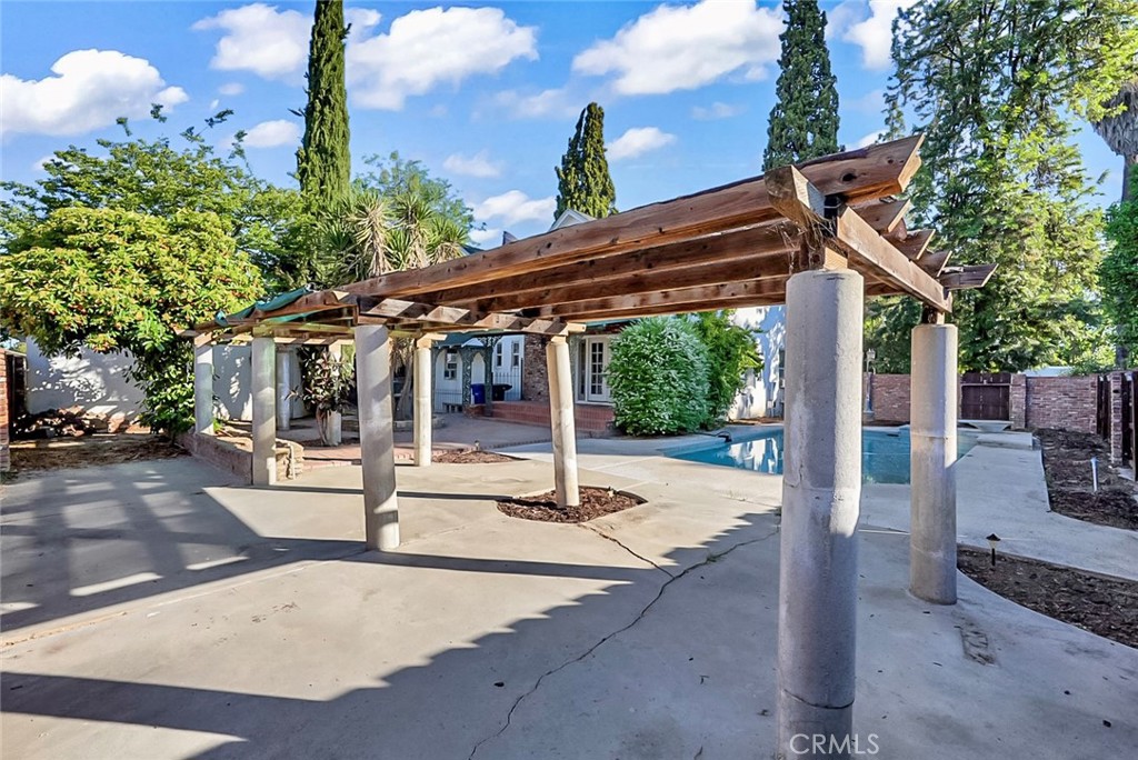 155 N 7th Ave, Chowchilla, CA 93610