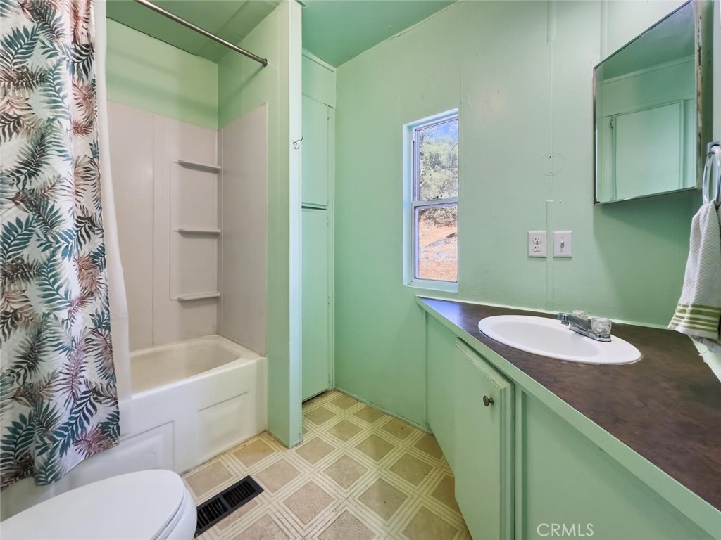 40882 Jean Rd, Oakhurst, CA 93644