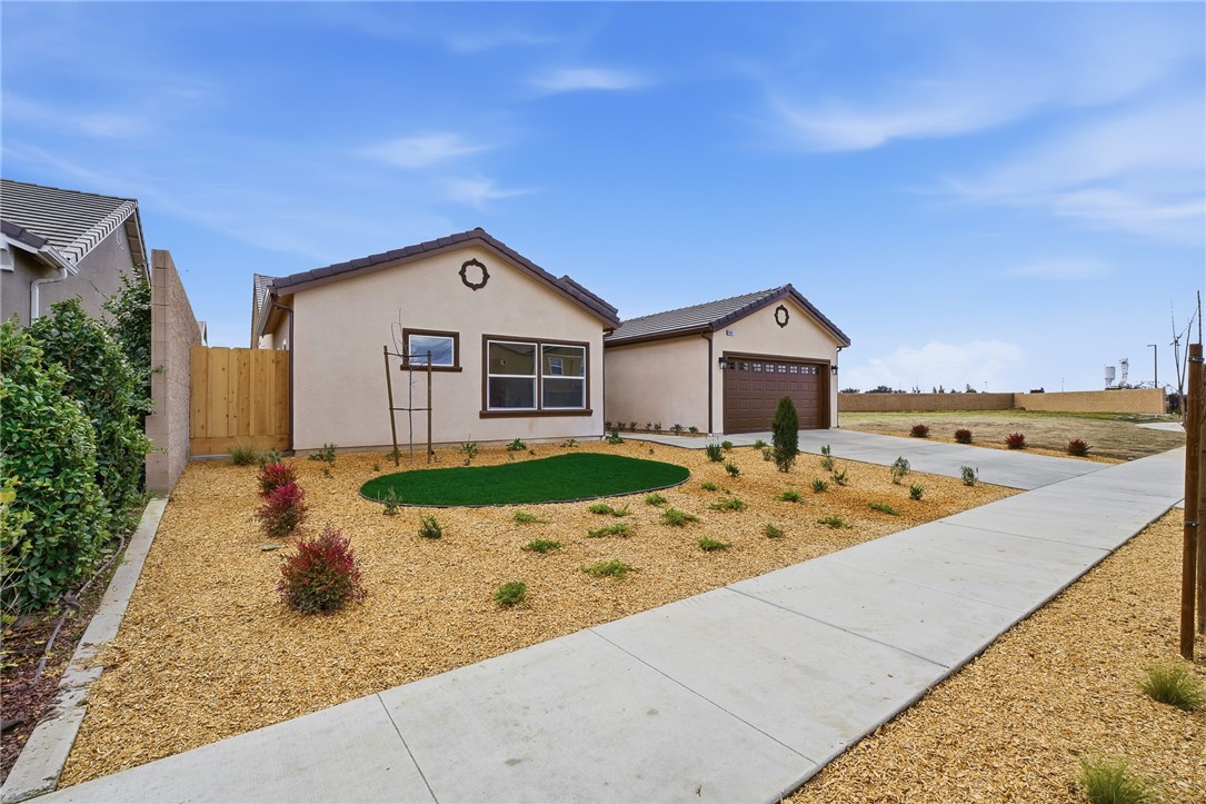 6347 W Elowin Ave, Visalia, CA 93291