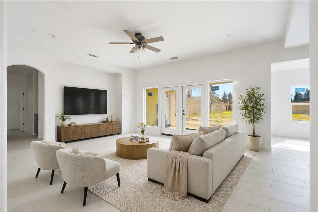 6347 W Elowin Ave, Visalia, CA 93291