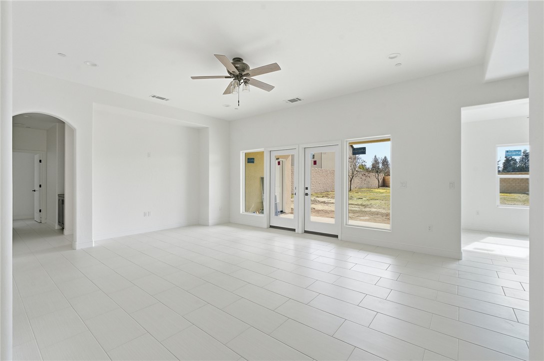 6347 W Elowin Ave, Visalia, CA 93291