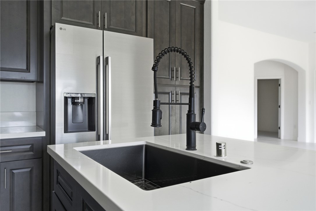 6347 W Elowin Ave, Visalia, CA 93291