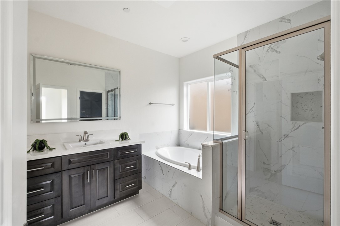 6347 W Elowin Ave, Visalia, CA 93291