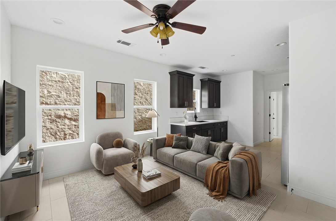 6347 W Elowin Ave, Visalia, CA 93291