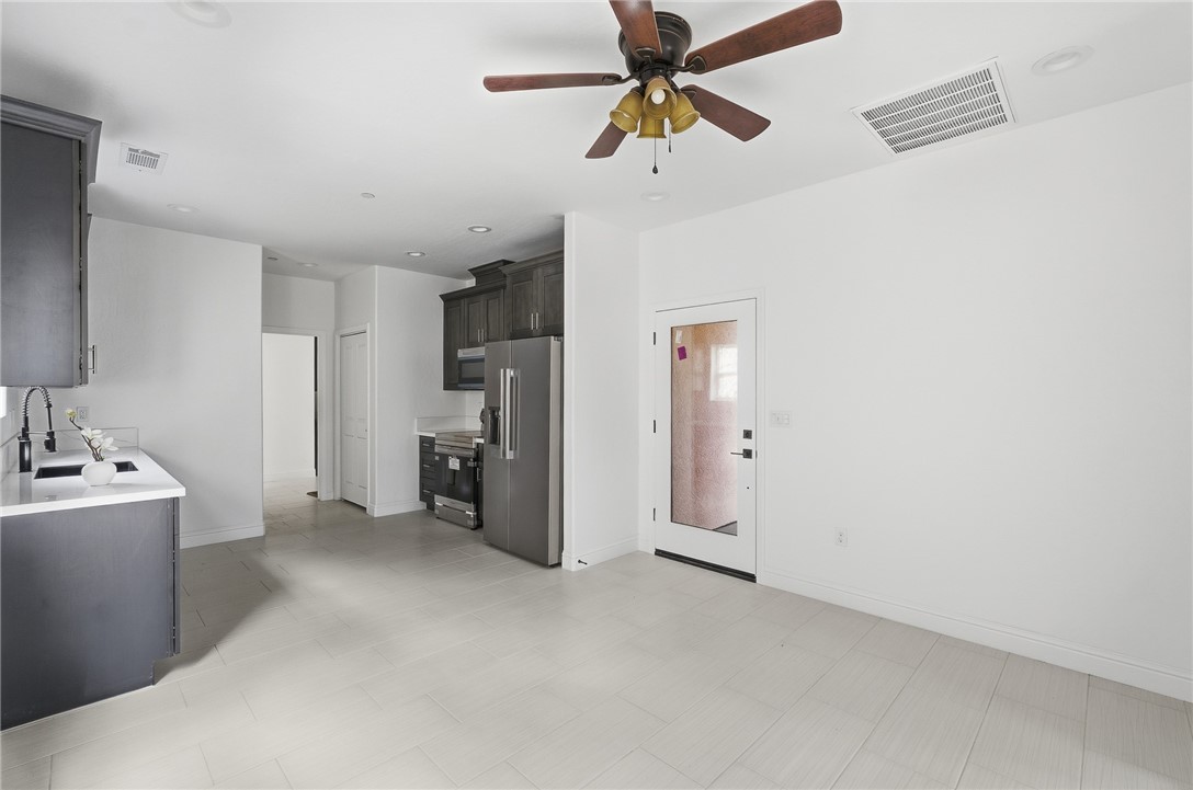 6347 W Elowin Ave, Visalia, CA 93291