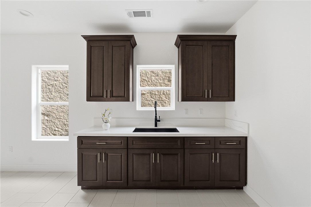 6347 W Elowin Ave, Visalia, CA 93291