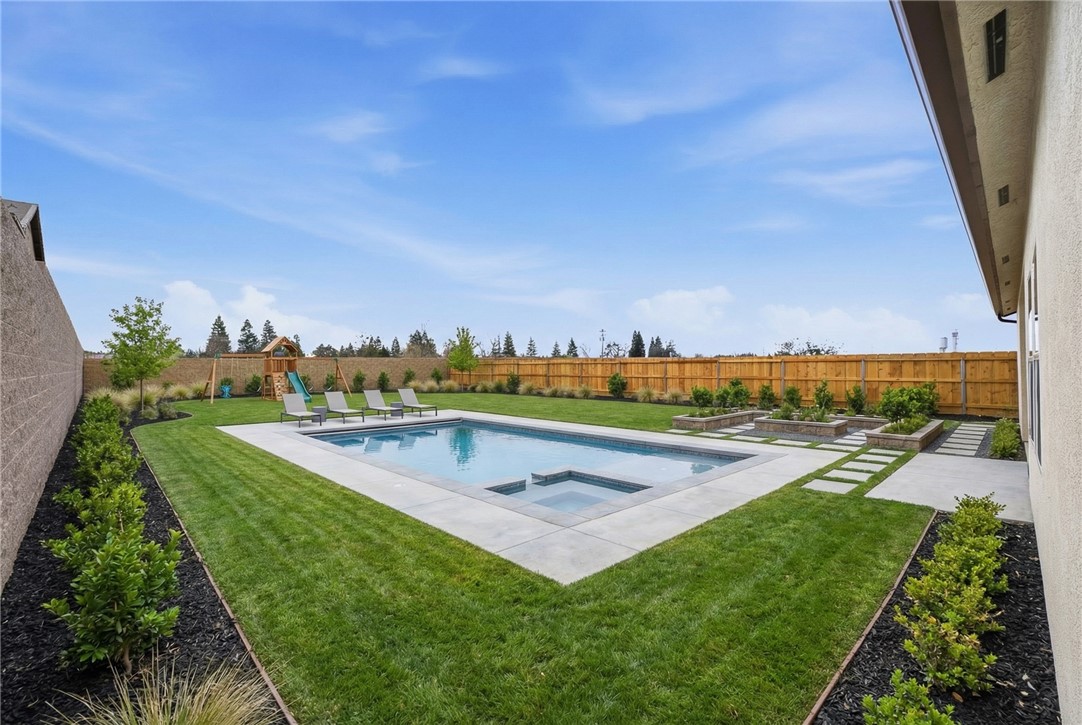 6347 W Elowin Ave, Visalia, CA 93291