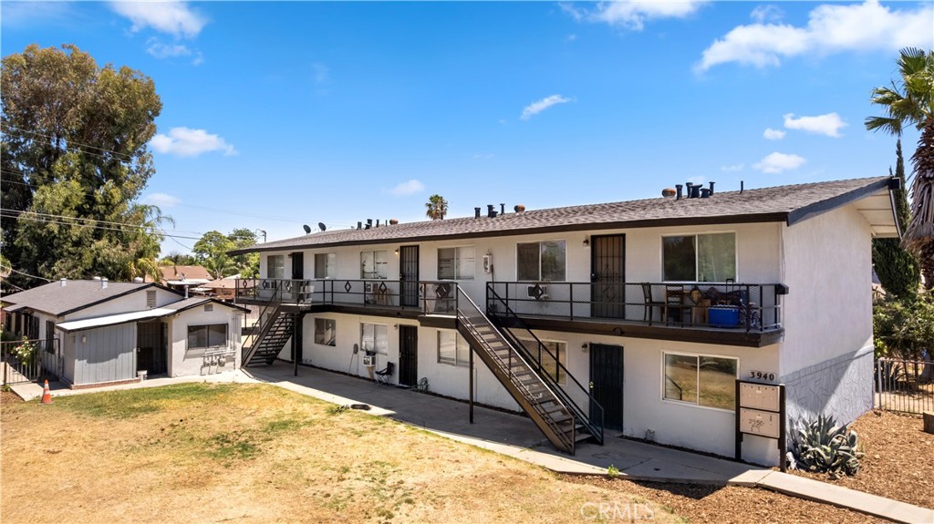 3940 E Burns, Fresno, CA 93725