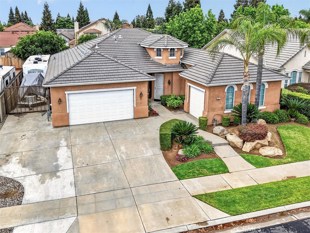 2927 Browning Ave, Clovis, CA 93611