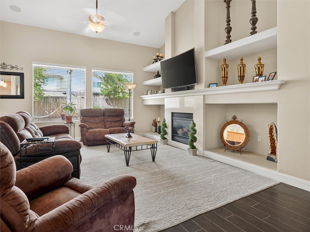 2927 Browning Ave, Clovis, CA 93611