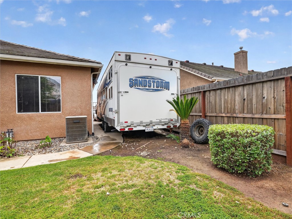 2927 Browning Ave, Clovis, CA 93611