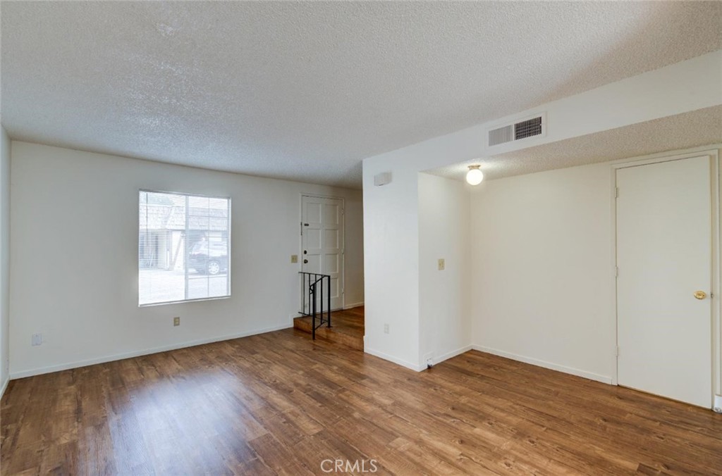 2432 S Sallee Ct, Visalia, CA 93277