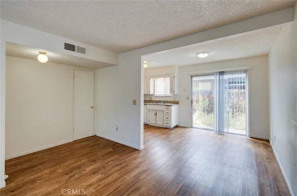 2432 S Sallee Ct, Visalia, CA 93277