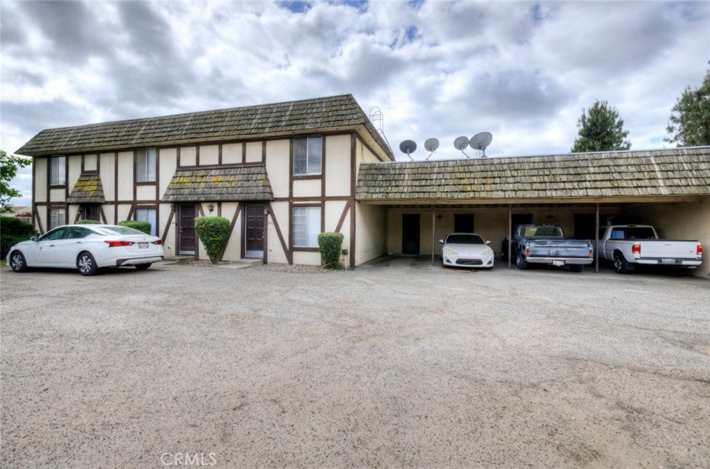 2440 S Sallee Ct, Visalia, CA 93277