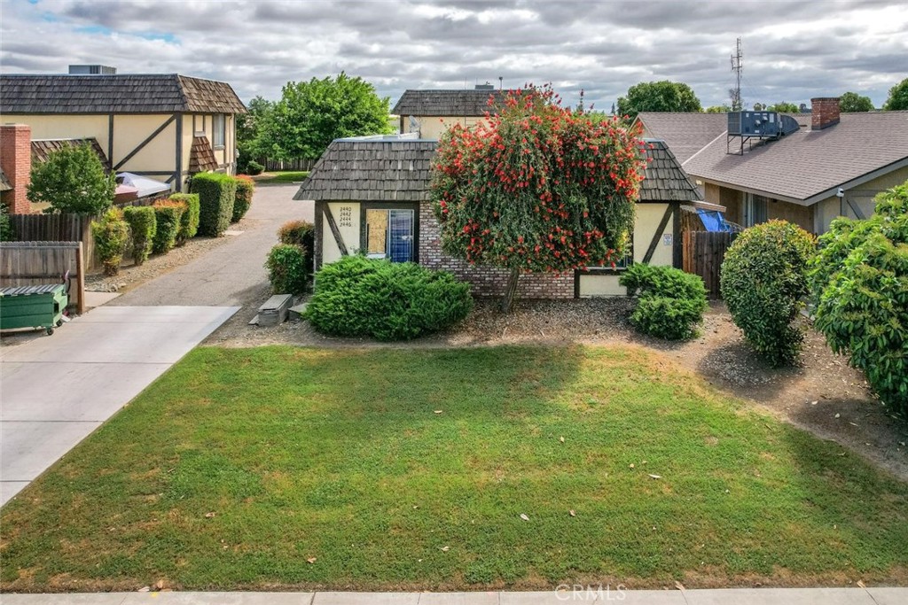 2440 S Sallee Ct, Visalia, CA 93277