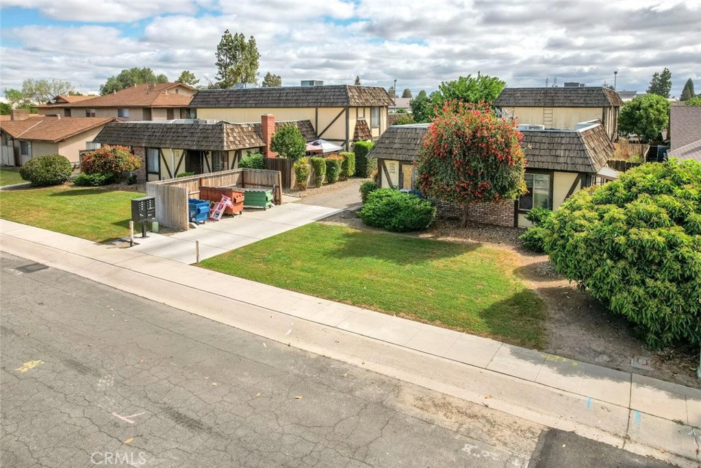2440 S Sallee Ct, Visalia, CA 93277