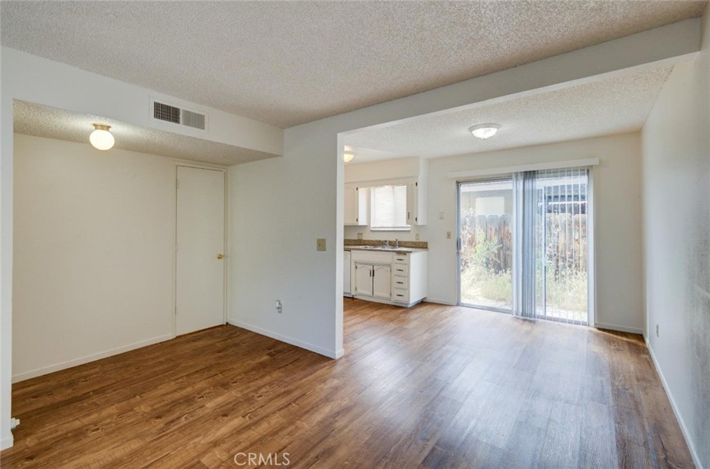 2440 S Sallee Ct, Visalia, CA 93277