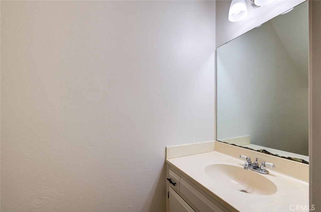 2440 S Sallee Ct, Visalia, CA 93277