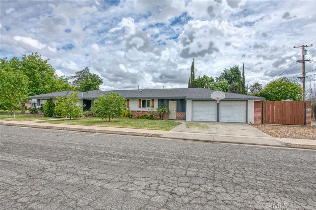 3334 N Harrison, Fresno, CA 93704