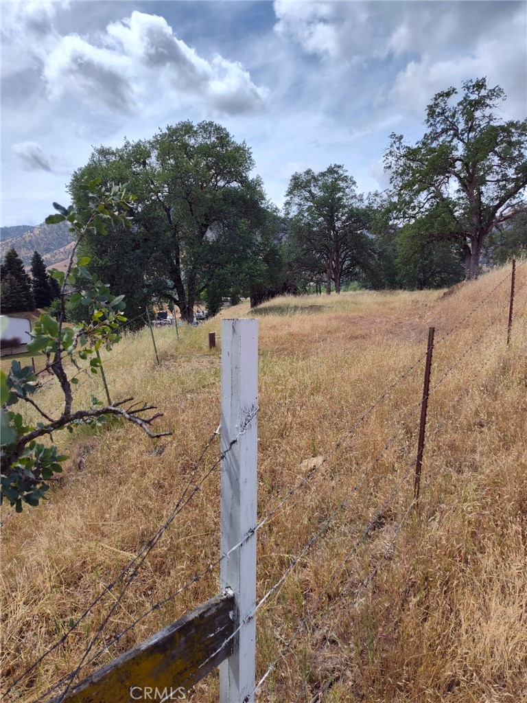 8121 Monreal, Sanger, CA 93657