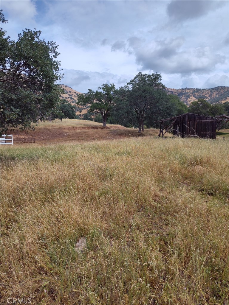 8121 Monreal, Sanger, CA 93657