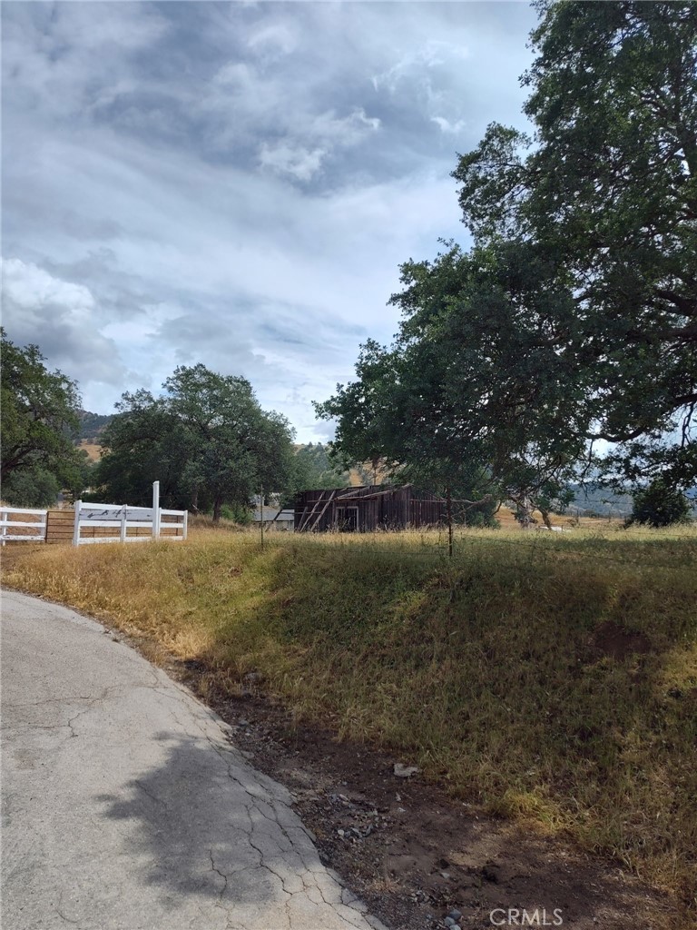 8121 Monreal, Sanger, CA 93657