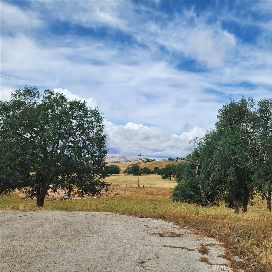 8121 Monreal, Sanger, CA 93657
