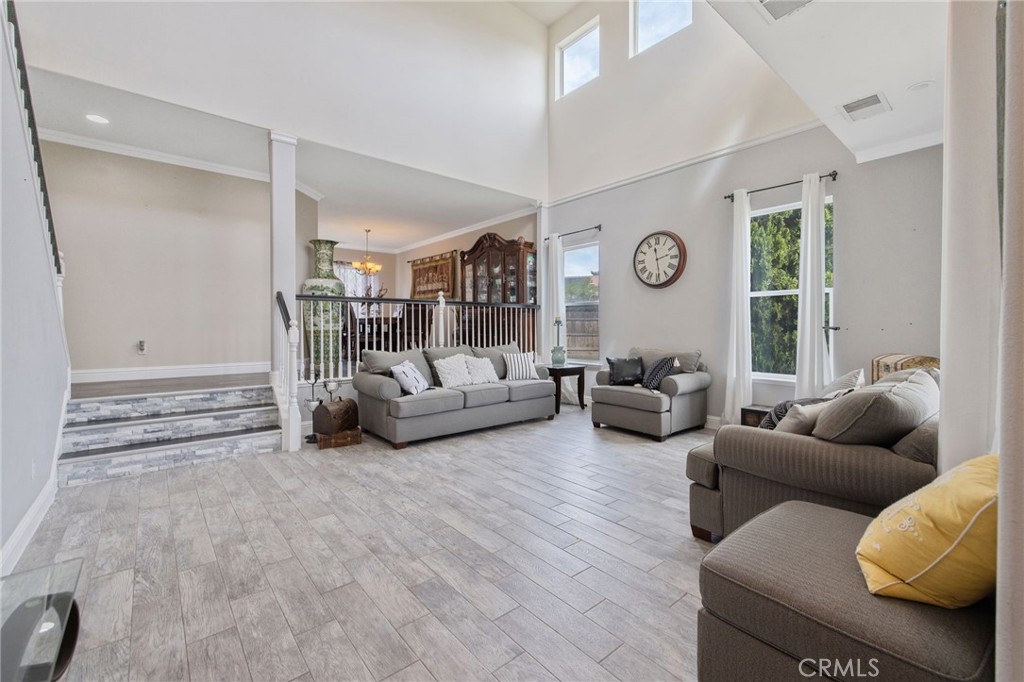 1077 Paradise, Lemoore, CA 93245