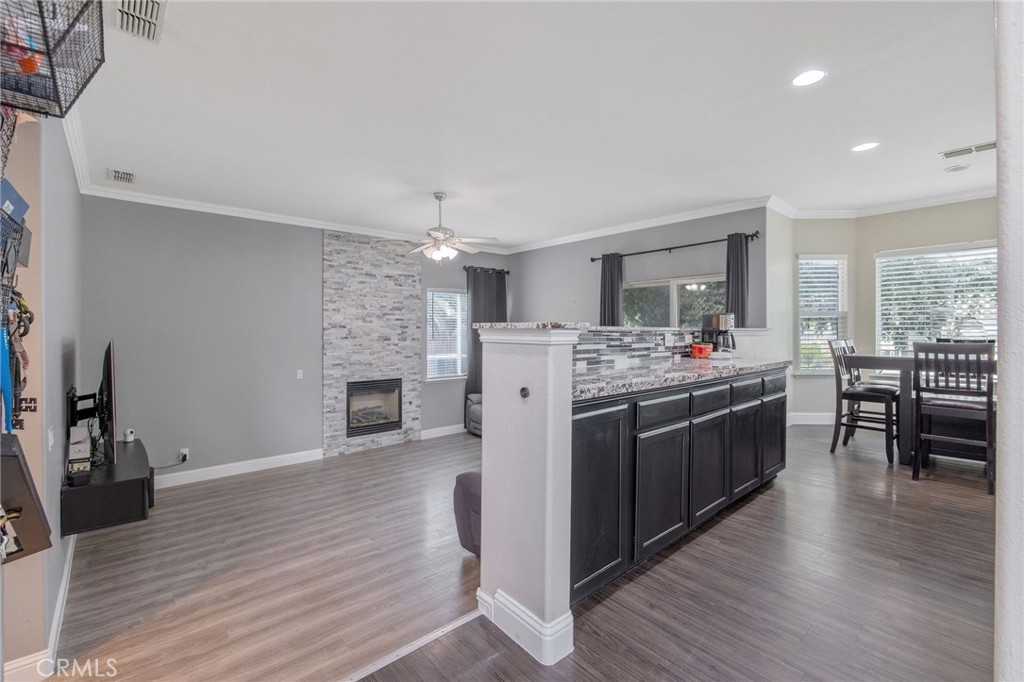 1077 Paradise, Lemoore, CA 93245