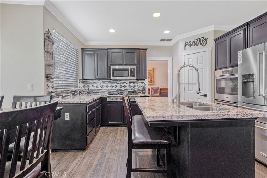 1077 Paradise, Lemoore, CA 93245